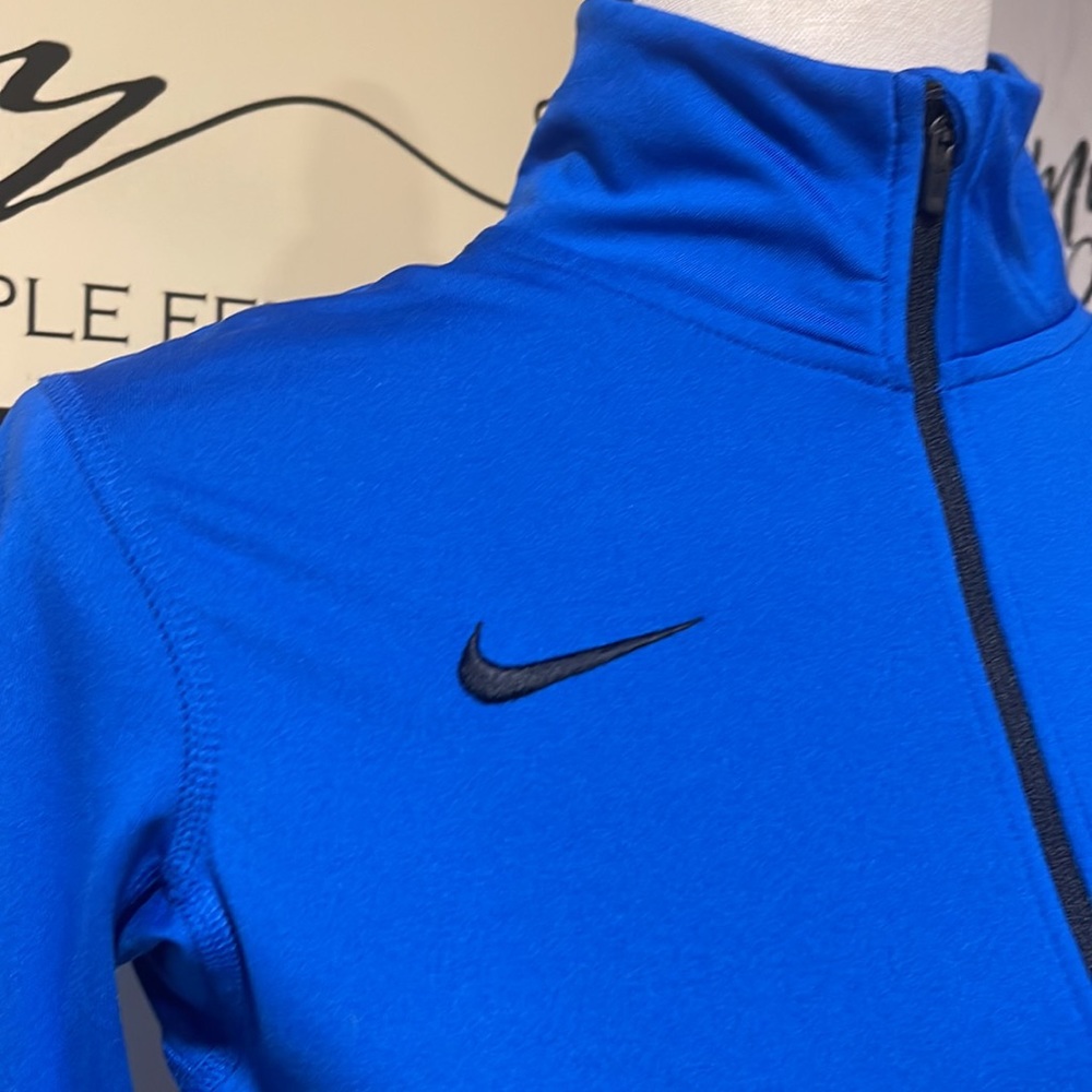 Nike Performance 1/2 Zip - Picture 2 of 3